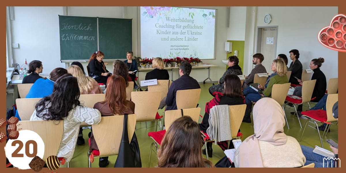 Hinter Türchen Nummer 20 sind 20 Teilnehmende bei der Abschlussveranstaltung am 13. Dezember zu sehen, die seit März an einem Projekt des Instituts für Weiterbildung zum Coach für geflüchtete Kinder und Jugendliche teilgenommen haben. 