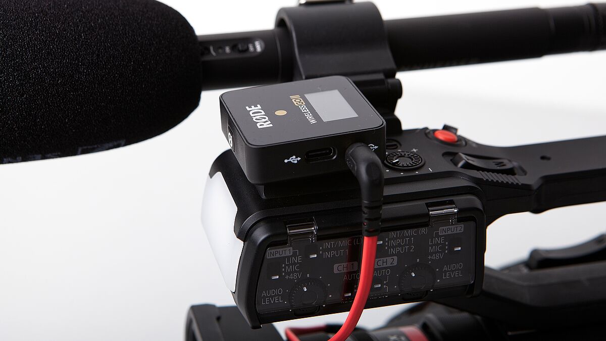 Kameragriff mit Tonempfänger und Richtmikrofon