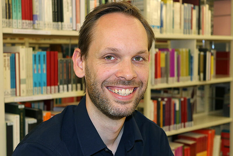 Dissertation vs thesis image