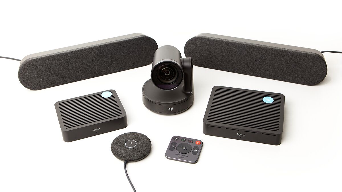 Konferenztechniksystem mit Kamera, zwei Lautsprechern und einem MicPod